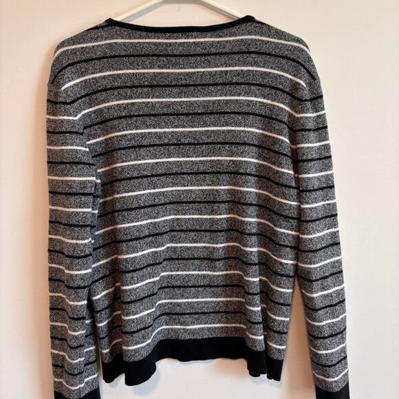 Black and grey striped sweater - Picture 2 of 4